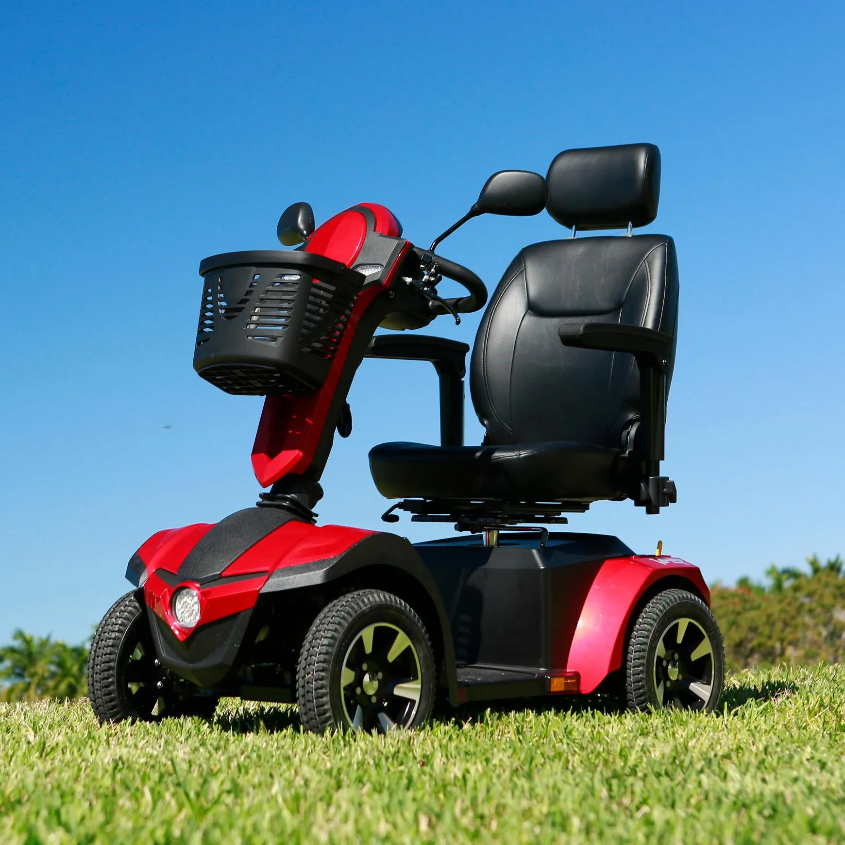 Drive Medical Panther Heavy-Duty Mobility Scooter – 25-Mile Range, 425 lb Capacity - Image 3